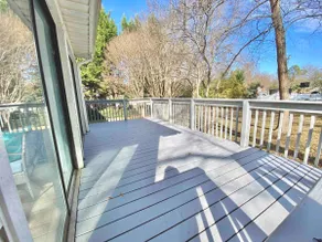 Modern Large Home 10 MIN to Downtown Sleeps 12 - Image 3