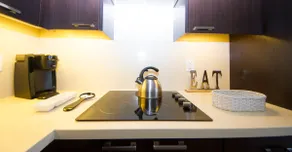 Bright 2 Bedroom + Parking close to 401 - Image 5