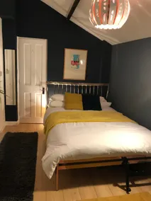 Funky private bedroom with own en suite and entry. - Image 2
