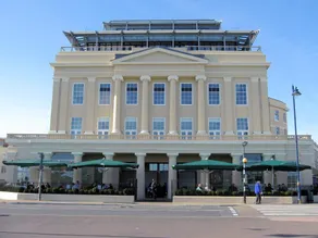 Penthouse Five - Stunning Spacious Apartment with Unrivalled Panoramic Sea Views - Image 4