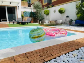 “Villa Paradise Barcelona - Urban Oasis” - Image 2