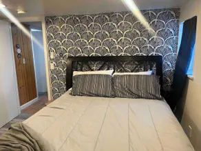 1 bedroom apartment on a quiet street - Image 3