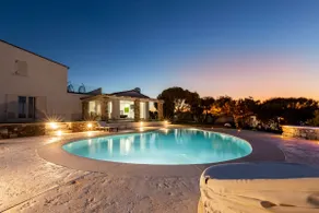 Villa with pool and garden, 1 km from the beach - Image 3