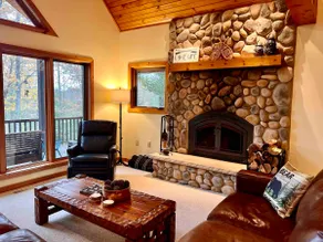Dog friendly, lakefront home perfect for families - Image 5