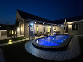 Bang Lamung/ThePrivatePoolVilla/4BR/ 10min Beach! - Image 3