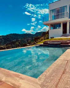 Family Chalet · Salt Pool · Jacuzzi · Starlink - Image 2