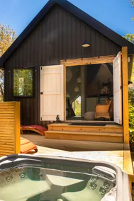 Nature Getaway, Hot Tub, Trails, Fire Pit, Kayaks - Image 2
