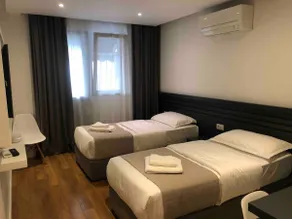 Air | Cosy Apt near City Center w/ Garden 1GBWifi - Image 3