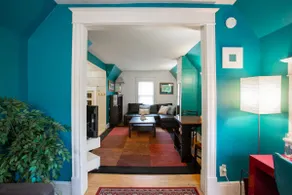 Private Top Floor Apartment centrally in Uptown! - Image 4