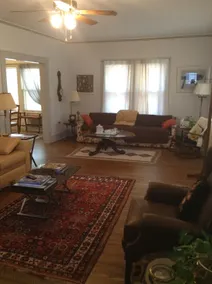Nice home, conveniently located - Image 4