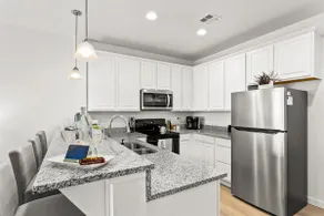 Upscale Condo By The Village & Boise Mall 75 - Image 2