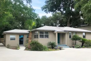 Cozy vacation home- Near the beach! - Image 3