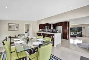 Casa Lani 🌅 Charming Stylish Modern Fort Lauderdale Suburban Home - HEATED Pool - Image 5