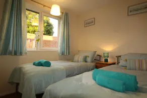 Cowsley House - Image 2