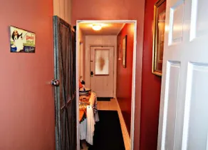 The Lionheart Inn- Private 1 Bed, 1 Bath Apartment - Image 5