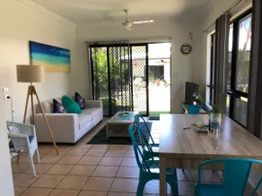 Beach House Hideaway, POOL FRONT, walk to beach! - Image 3