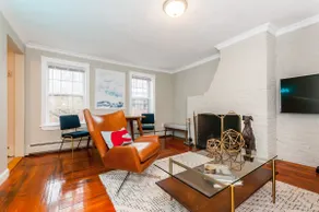 Dream Location! Private Deck, Parking for Rent - Image 2