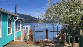Beautiful Waterfront Cottage on Cowichan Bay! - Image 3