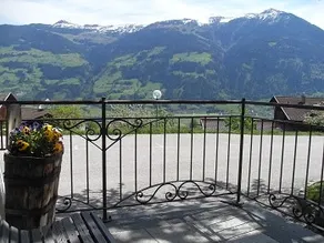 Alpen-Chalet-Pankraz, a tasteful feel-good house - Image 2