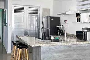 Apartment with spectacular view and nearby beach - Image 4