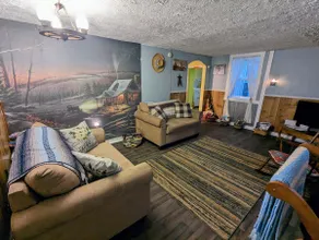 Dee's Country Cabin - Image 3