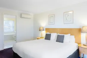 3 Bed Premier Villa with Breakfast for 6 - Image 2