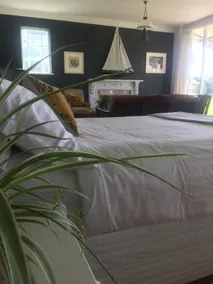 The Lake House Retreat - Image 5