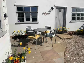 Charming cottage with views of the river Orwell - Image 2