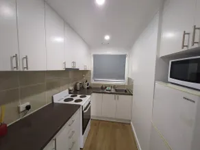 Pet Friendly 2 Bedroom Unit Near Pakington Street - Image 2