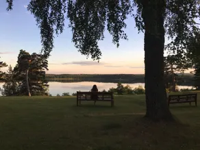Stunning hunting lodge with amazing lake views - Image 3
