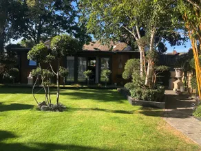 Self contained log cabin - Image 3