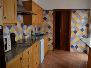 A detached house with a patio in the center of Ciutadella - Image 4