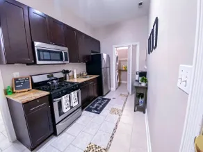 Spacious Garden Unit • Private Entry + Parking - Image 2