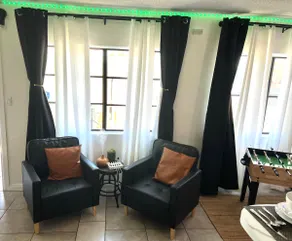 5 guest, queen size bed. 7-1 game table - Image 3