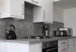 Stunning 2 bed apartment with sea views, Penzance - Image 4