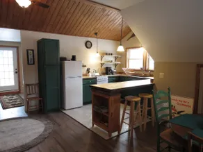 Hikers Base Camp Cabin - Image 2