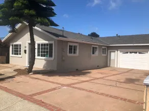 Spacious 3 BR pet friendly near aquarium/beach - Image 3