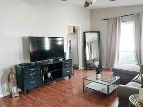 4BR Downtown Oasis - Close to Everything - Image 3