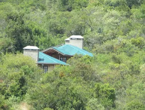 Chui Cottage with tennis facing Mt Kenya & near Ngare Ndare - Image 2