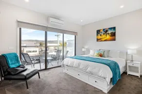Lux Spa Beachside Escape -1pm checkout on Sundays* - Image 3