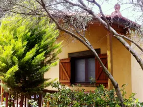 Beautiful wooden house with garden in Kampos - Image 5