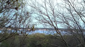 Lewis & Clark Lake Area, comfy with a view - Image 3