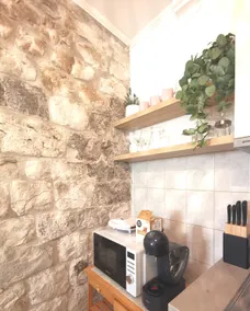 Riva Hideaway Apartment - Image 5