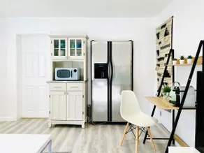 Private suite 1Ba 1Br with seprate entry - Image 5