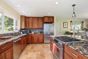 Relaxing Luxury Ranch Home W Mountain Views - Image 2