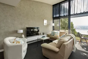 Tamar River Apartments - Vines 1 Bed - Image 2