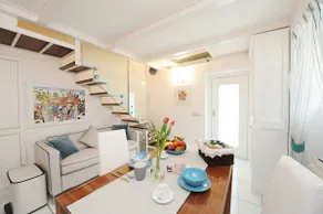 This is an elegant and complete suite in the heart of Amalfi. Quiet area with no noise - Image 4