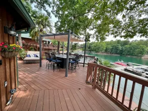 Lakefront luxury home w/panoramic view & Boat Slip - Image 2