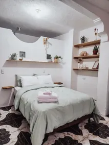 2B- $Cheap, Comfy, Clean/Great Terrace & Location - Image 5