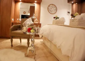 Majesty Luxury Suite With Balcony - Image 5